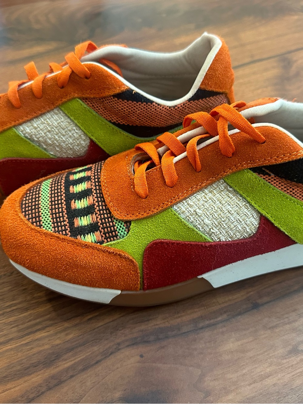 Unique Hand Made Orange & Green Woven Sneakers de Colombia - Picture 5 of 5